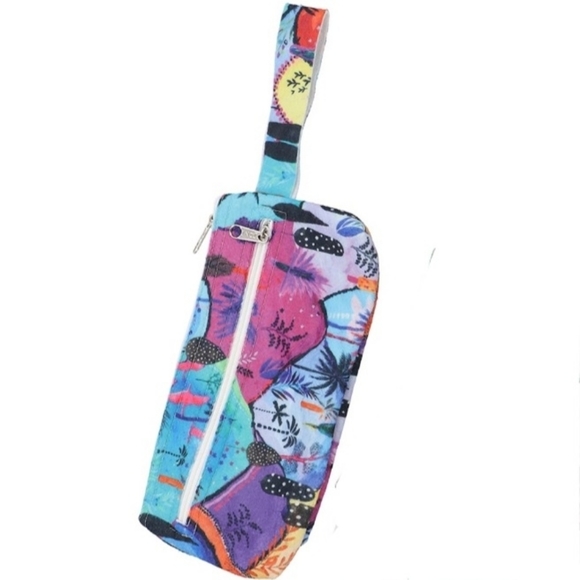 Tropical Print Handcrafted  Large Wristlet - Picture 3 of 6